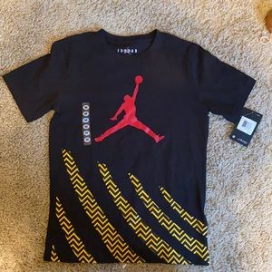 Boys Jordan shirt size 10-12